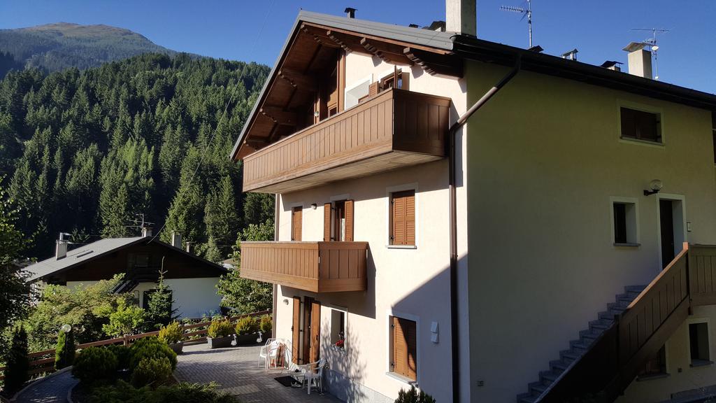 Casa Grazia Apartment Isolaccia Bagian luar foto